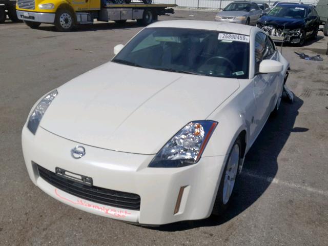 JN1AZ34E25M651358 - 2005 NISSAN 350Z COUPE WHITE photo 2