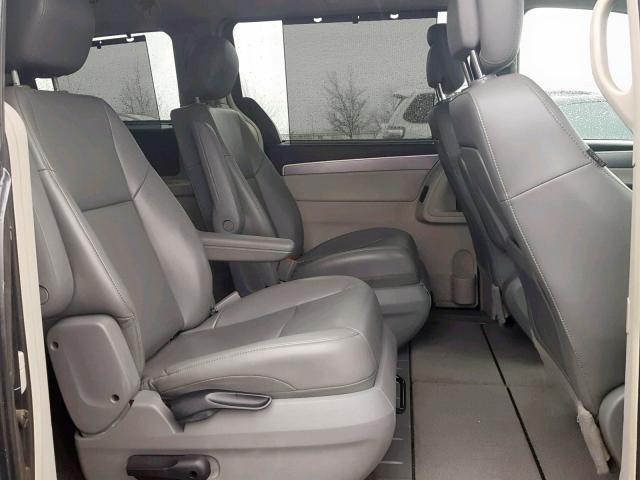 2C4RVABG9CR391152 - 2012 VOLKSWAGEN ROUTAN SE GRAY photo 6