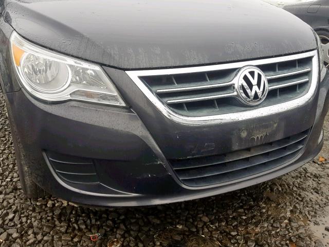 2C4RVABG9CR391152 - 2012 VOLKSWAGEN ROUTAN SE GRAY photo 9