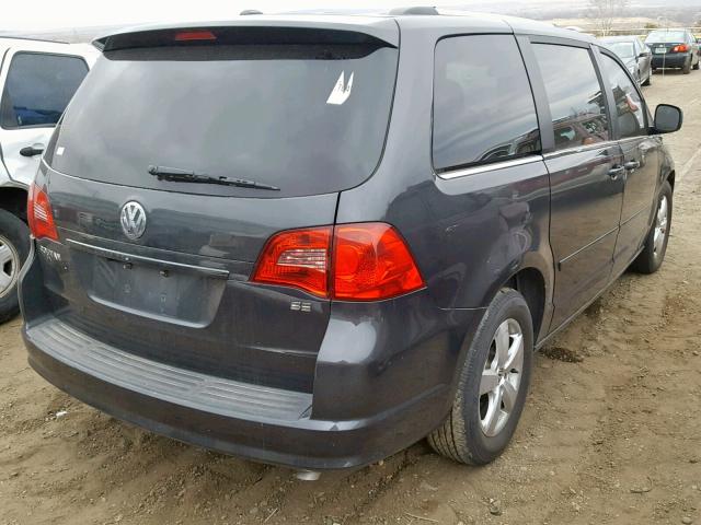 2V4RW3DG9BR804990 - 2011 VOLKSWAGEN ROUTAN SE CHARCOAL photo 4