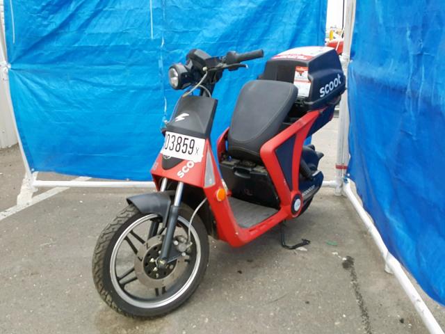 58DGS4116GAV00845 - 2016 OTHER SCOOTER TWO TONE photo 2