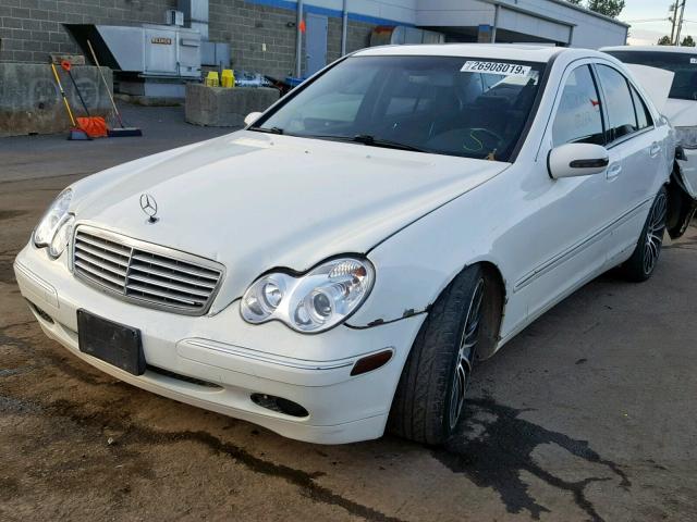 WDBRF61J53A401721 - 2003 MERCEDES-BENZ C 240 WHITE photo 2