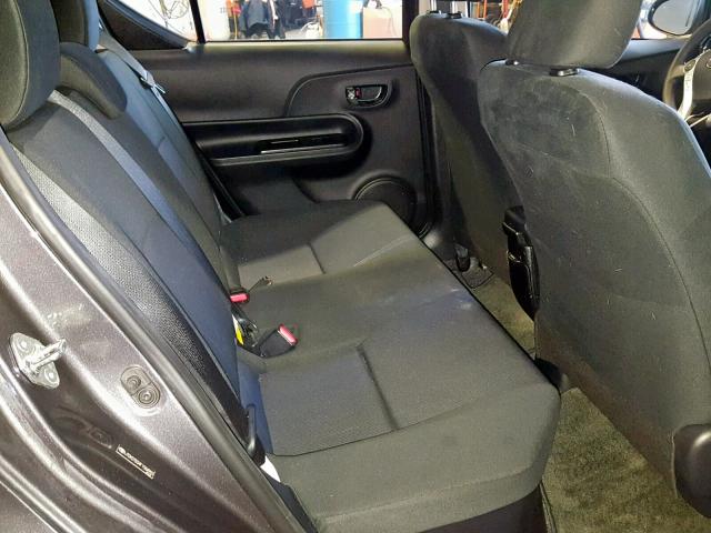 JTDKDTB34F1584993 - 2015 TOYOTA PRIUS C GRAY photo 6