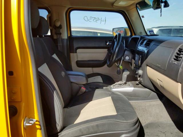 5GTDN136068167406 - 2006 HUMMER H3 YELLOW photo 5