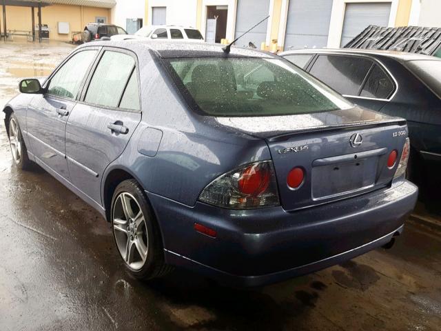 JTHBD192250099191 - 2005 LEXUS IS 300 BLUE photo 3