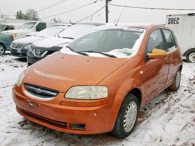 KL1TD66606B620500 - 2006 CHEVROLET AVEO BASE ORANGE photo 2