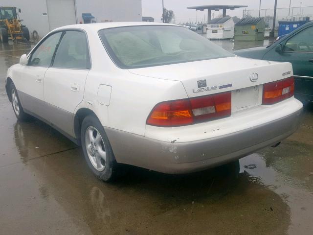 JT8BF28G1X5053709 - 1999 LEXUS ES 300 WHITE photo 3