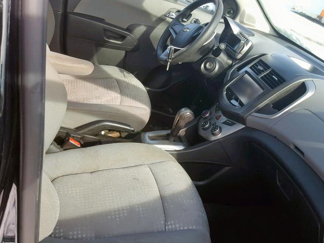 1G1JA5SH2E4226390 - 2014 CHEVROLET SONIC LS BLACK photo 5