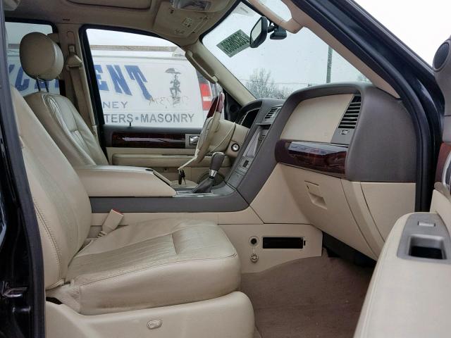 5LMFU28R04LJ28703 - 2004 LINCOLN NAVIGATOR Қара фото 5
