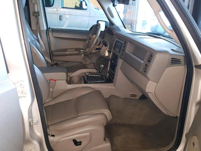 1J8HG48K28C164851 - 2008 JEEP COMMANDER Gümüş foto 5