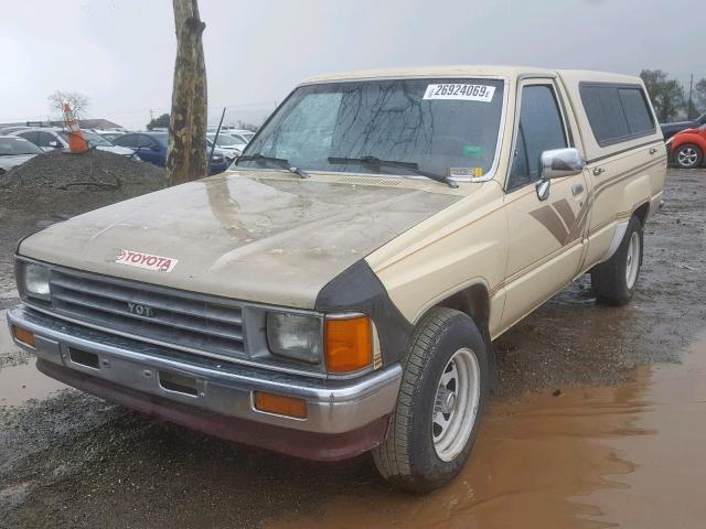 JT4RN55D0J0257078 - 1988 TOYOTA PICKUP 1/2 BEIGE photo 2