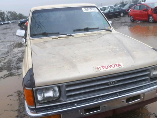 JT4RN55D0J0257078 - 1988 TOYOTA PICKUP 1/2 BEIGE photo 9