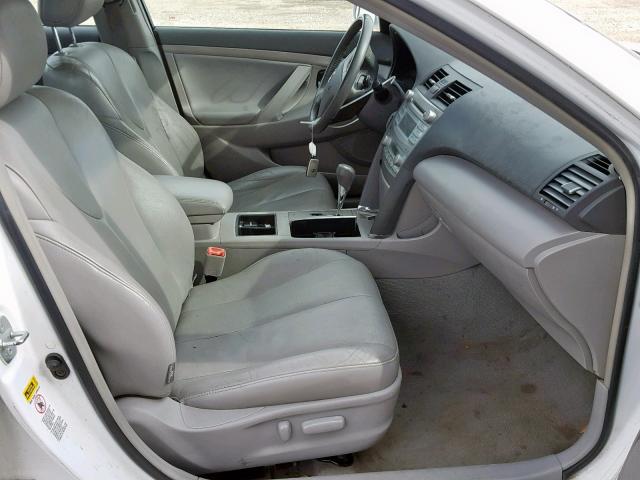 4T1BB46K28U056671 - 2008 TOYOTA CAMRY HYBR WHITE photo 5