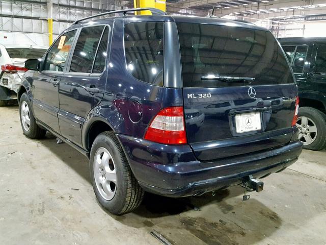 4JGAB54EX2A366736 - 2002 MERCEDES-BENZ ML 320 BLUE photo 3