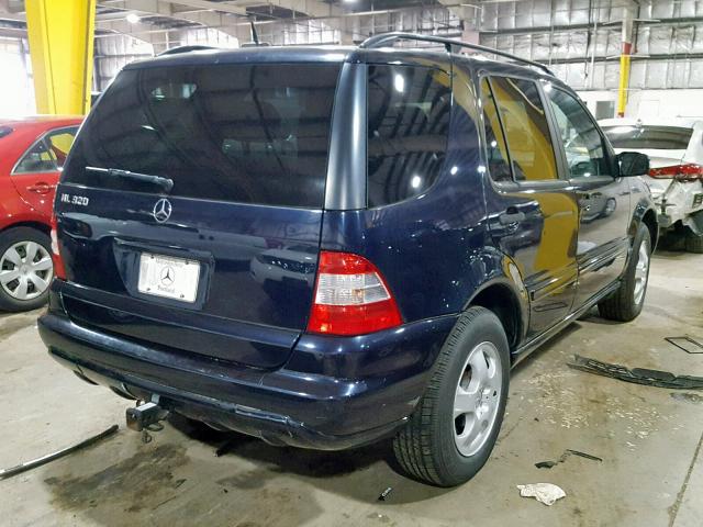 4JGAB54EX2A366736 - 2002 MERCEDES-BENZ ML 320 BLUE photo 4