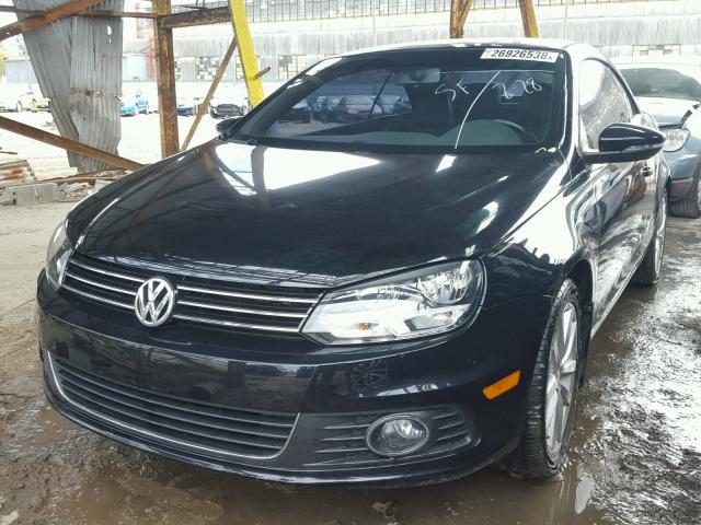 WVWBW8AH5DV006363 - 2013 VOLKSWAGEN EOS KOMFOR BLACK photo 2