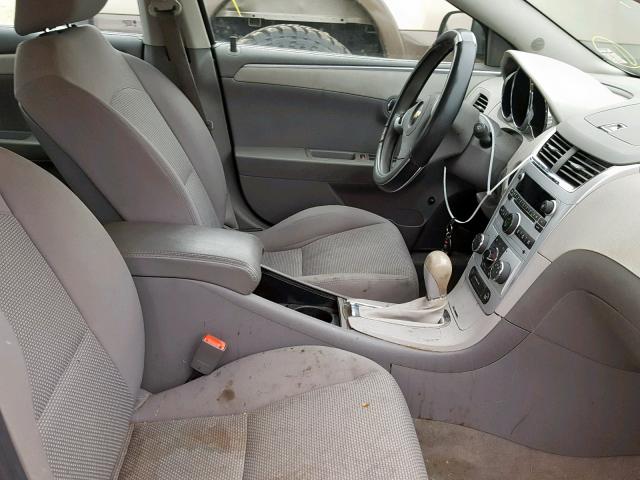 1G1ZA5E03A4103684 - 2010 CHEVROLET MALIBU LS Silber Foto 5