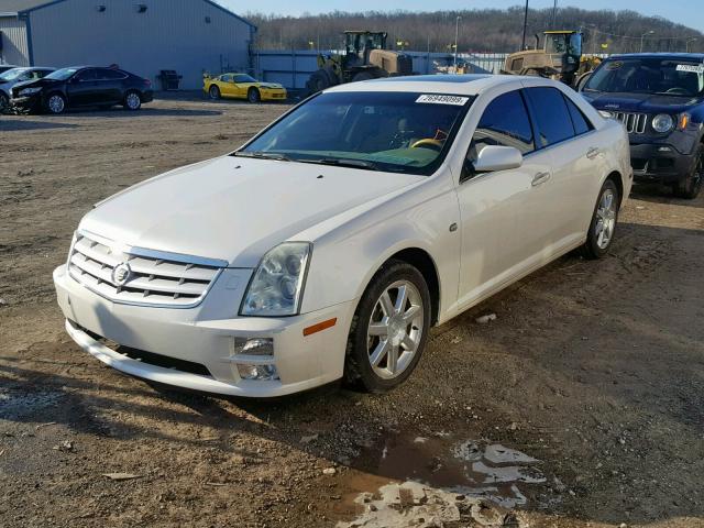 1G6DC67A750166343 - 2005 CADILLAC STS WHITE photo 2