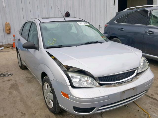 1FAHP34N07W290761 - 2007 FORD FOCUS ZX4 SILVER photo 1