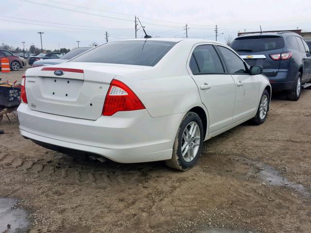 3FAHP0GA5AR239810 - 2010 FORD FUSION S WHITE photo 4