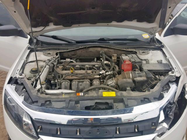 3FAHP0GA5AR239810 - 2010 FORD FUSION S WHITE photo 7