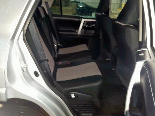 JTEBU5JRXH5430166 - 2017 TOYOTA 4RUNNER SR SILVER photo 6