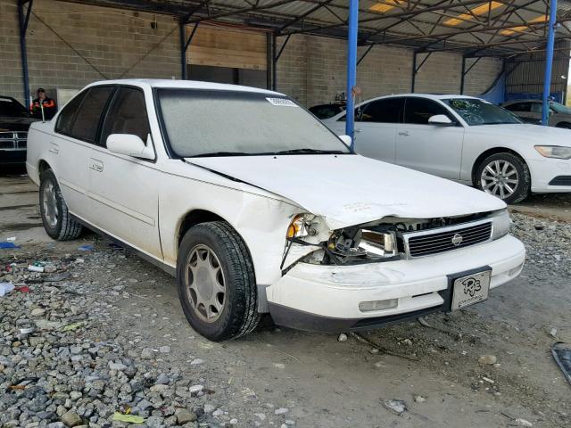 JN1HJ01FXPT097058 - 1993 NISSAN MAXIMA GXE WHITE photo 1