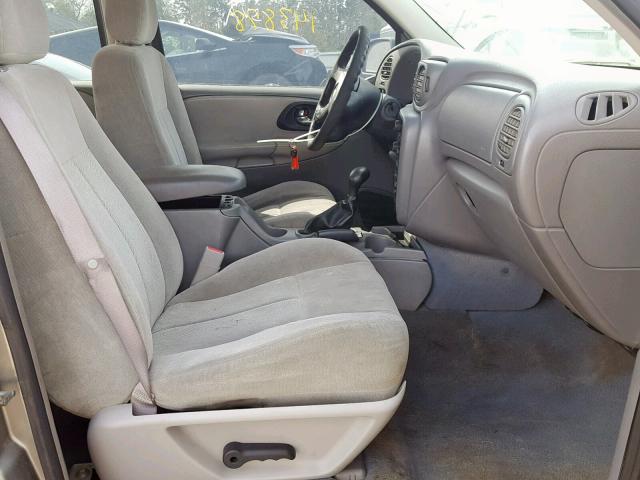 1GNDS13S552243711 - 2005 CHEVROLET TRAILBLAZE GRAY photo 5