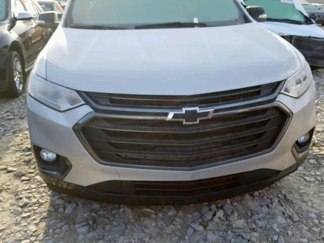 1GNERKKW4JJ179333 - 2018 CHEVROLET TRAVERSE P SILVER photo 7