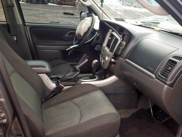 4F2CZ94195KM47996 - 2005 MAZDA TRIBUTE S GRAY photo 5