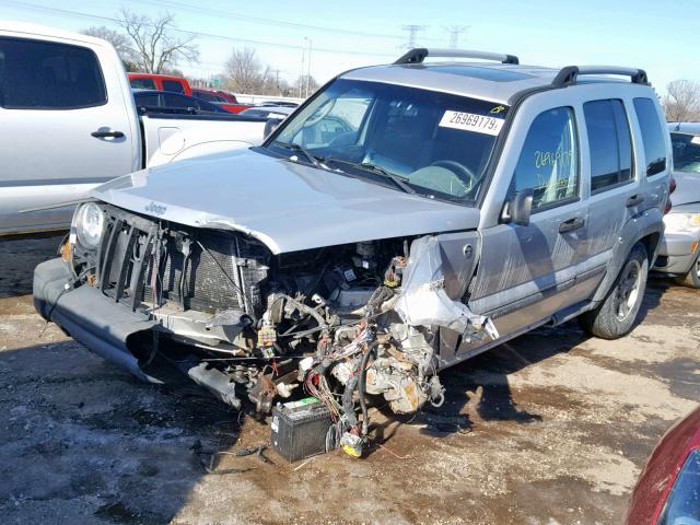 1J4GL38K35W650954 - 2005 JEEP LIBERTY RE SILVER photo 2