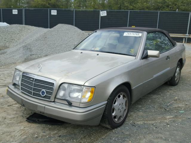 WDBEA66E6SC280029 - 1995 MERCEDES-BENZ E 320 GOLD photo 2