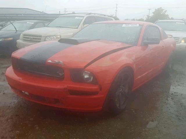 1ZVHT82HX65136138 - 2006 FORD MUSTANG GT RED photo 2