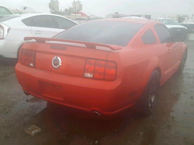 1ZVHT82HX65136138 - 2006 FORD MUSTANG GT RED photo 4