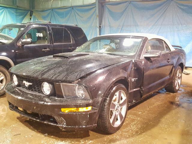 1ZVHT85HX85198072 - 2008 FORD MUSTANG GT BLACK photo 2