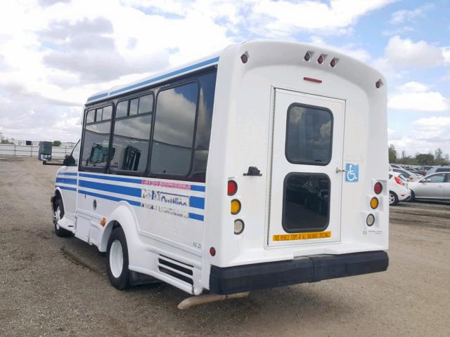 1GBJG31KX81231872 - 2009 CHEVROLET C/T BUS WHITE photo 3