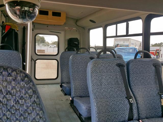 1GBJG31KX81231872 - 2009 CHEVROLET C/T BUS WHITE photo 6