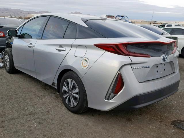 JTDKARFP3H3054143 - 2017 TOYOTA PRIUS PRIM SILVER photo 3