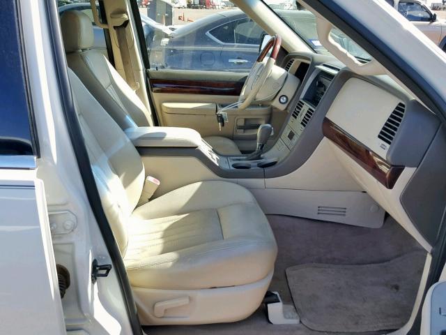 5LMEU88H34ZJ44395 - 2004 LINCOLN AVIATOR 白色 照片 5