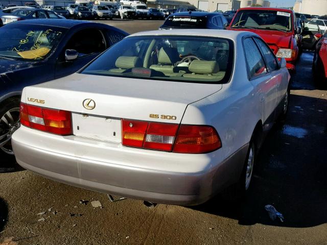 JT8BF28G6W5045619 - 1998 LEXUS ES 300 WHITE photo 4