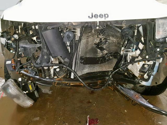 1J4RR6GG9BC526724 - 2011 JEEP GRAND CHER WHITE photo 9