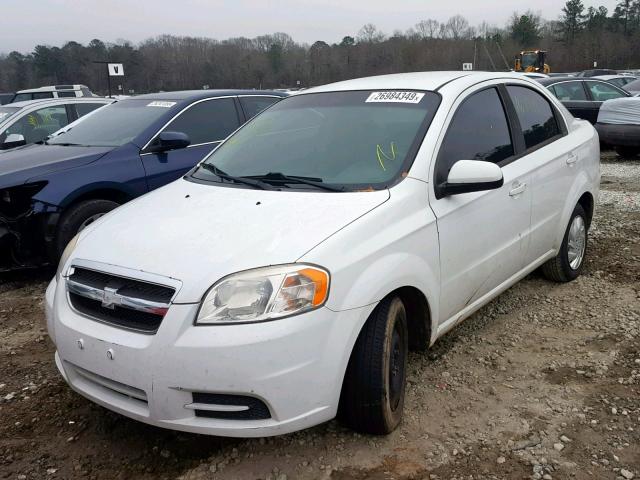 KL1TD5DE9BB136565 - 2011 CHEVROLET AVEO LS WHITE photo 2