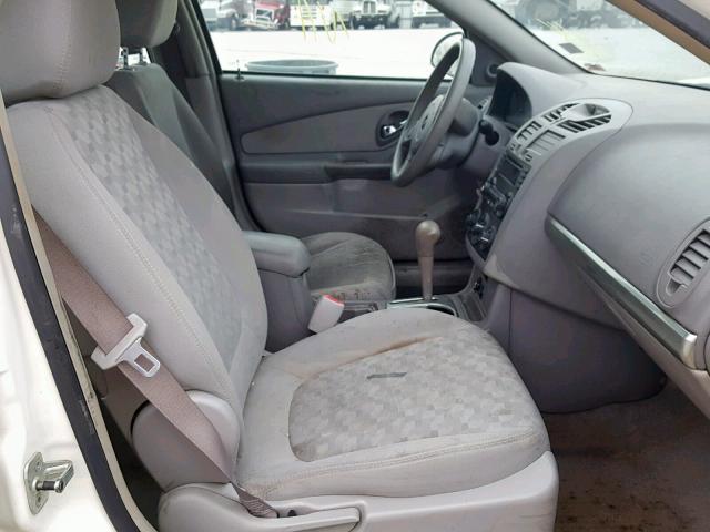 1G1ZT52855F301956 - 2005 CHEVROLET MALIBU LS WHITE photo 5