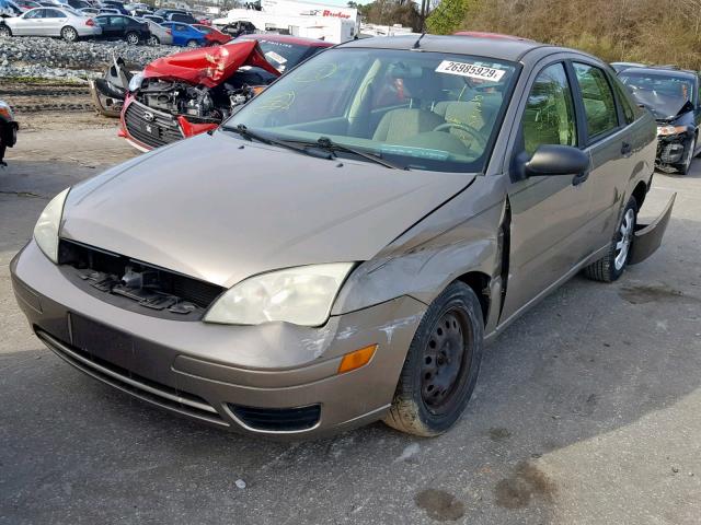1FAFP34N35W168576 - 2005 FORD FOCUS ZX4 GOLD photo 2