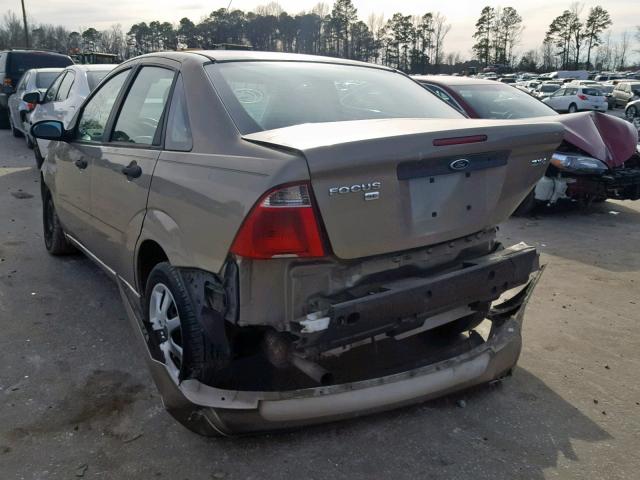 1FAFP34N35W168576 - 2005 FORD FOCUS ZX4 GOLD photo 3