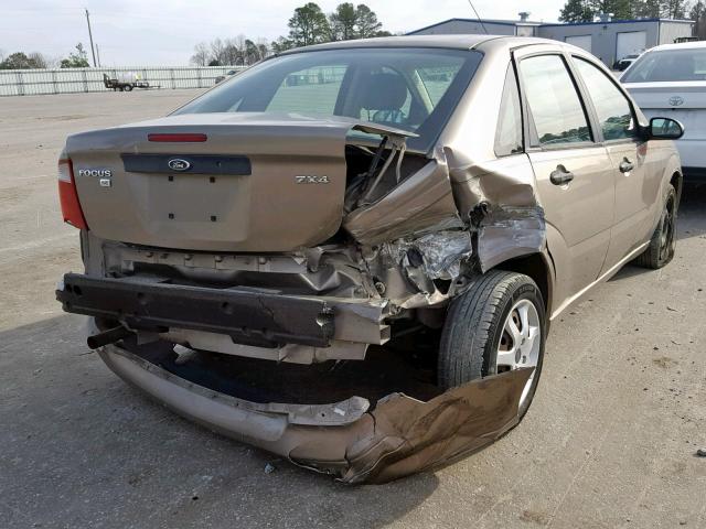 1FAFP34N35W168576 - 2005 FORD FOCUS ZX4 GOLD photo 4