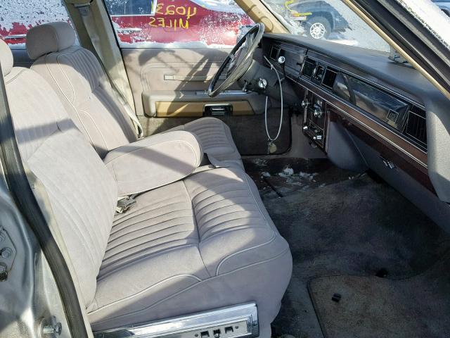 9B65F185971 - 1979 FORD LANDAU SILVER photo 5