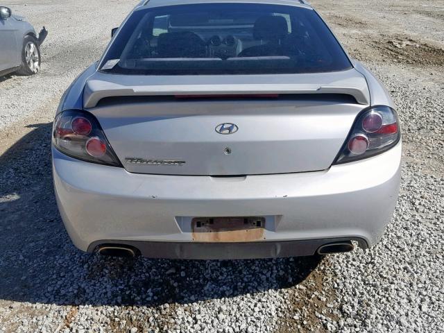 KMHHM66DX8U275105 - 2008 HYUNDAI TIBURON GS SILVER photo 9