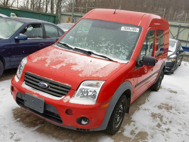 NM0KS9BN6AT042461 - 2010 FORD TRANSIT CO RED photo 2