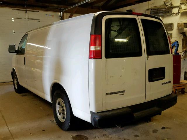 1GCFH15T661274012 - 2006 CHEVROLET EXPRESS G1 WHITE photo 3